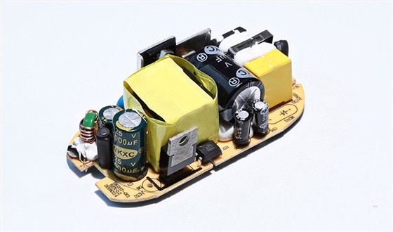 【銀聯寶消息】富士康擬在印度建LCD生產線供需索尼