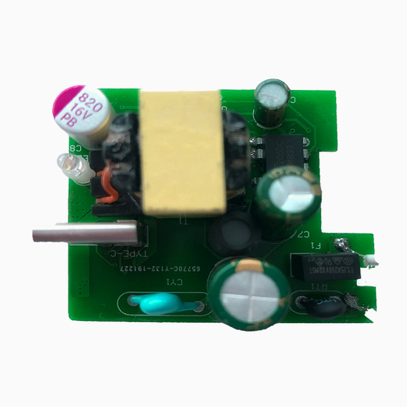 18W PD 單C快充正面圖 18W PD 單C快充正面圖